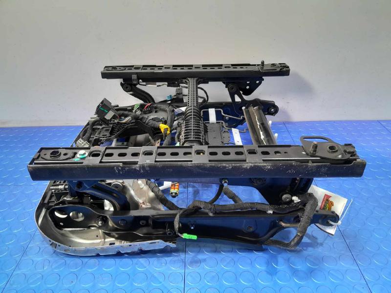 2018 Volvo S90 Seat Track