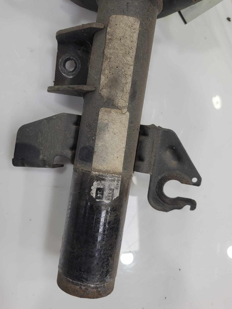 2015 Chrysler 200 Strut Assembly