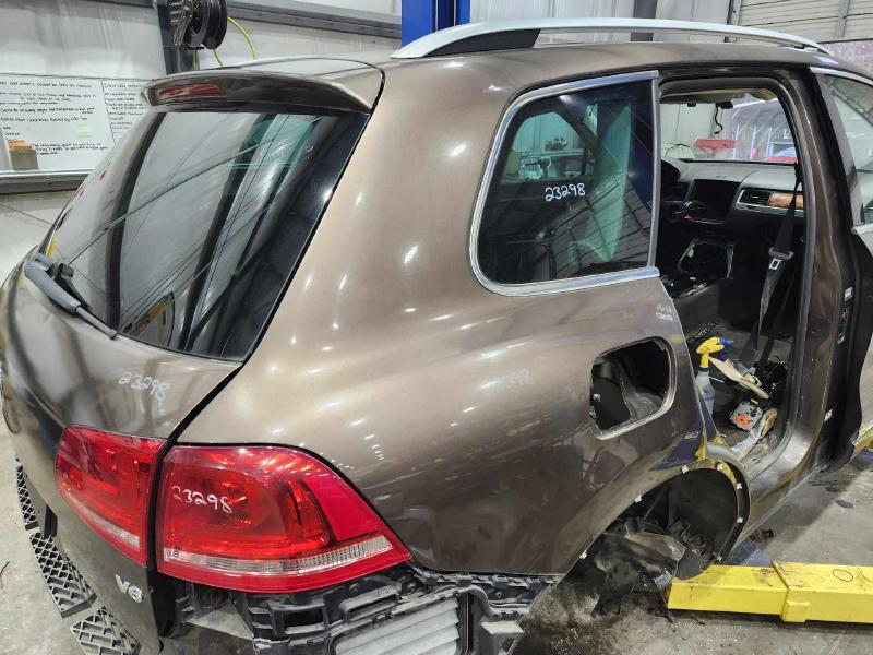 2011 Volkswagen Touareg Quarter Panel