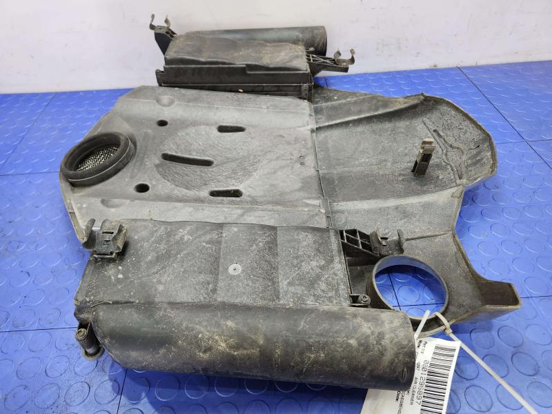 2005 Chrysler Crossfire Air Cleaner