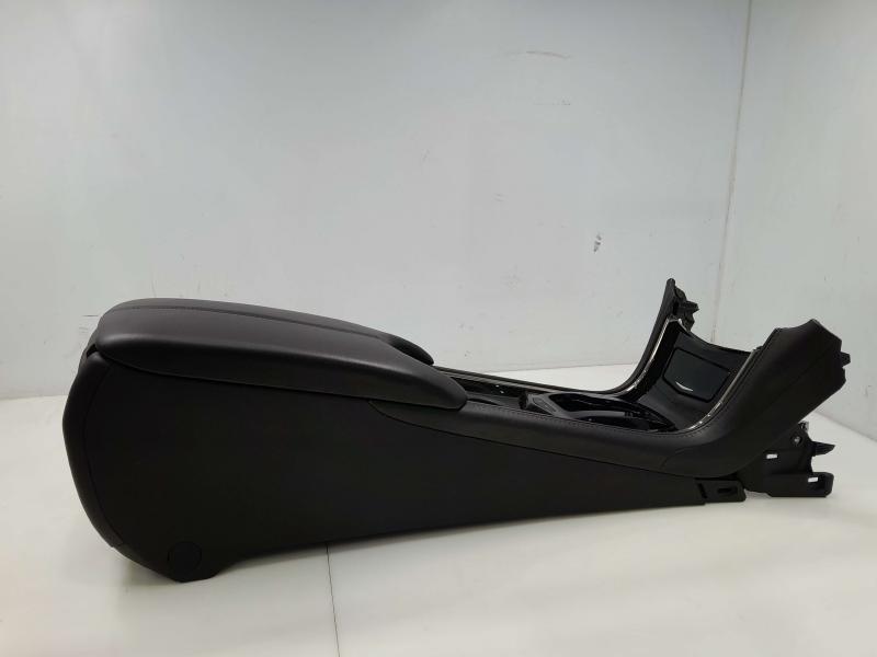 2014 Cadillac ATS Front Console