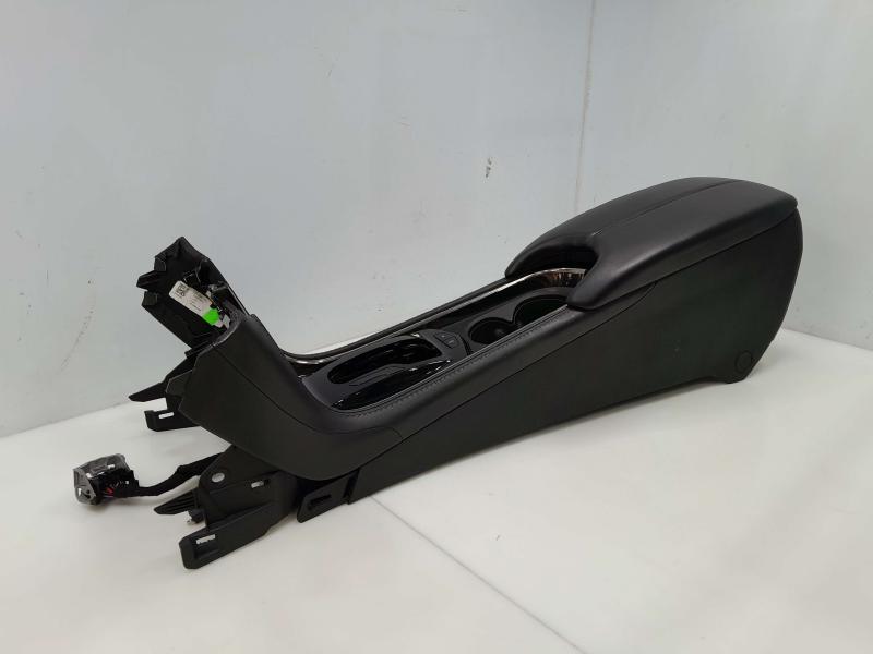 2014 Cadillac ATS Front Console