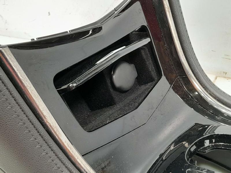 2014 Cadillac ATS Front Console