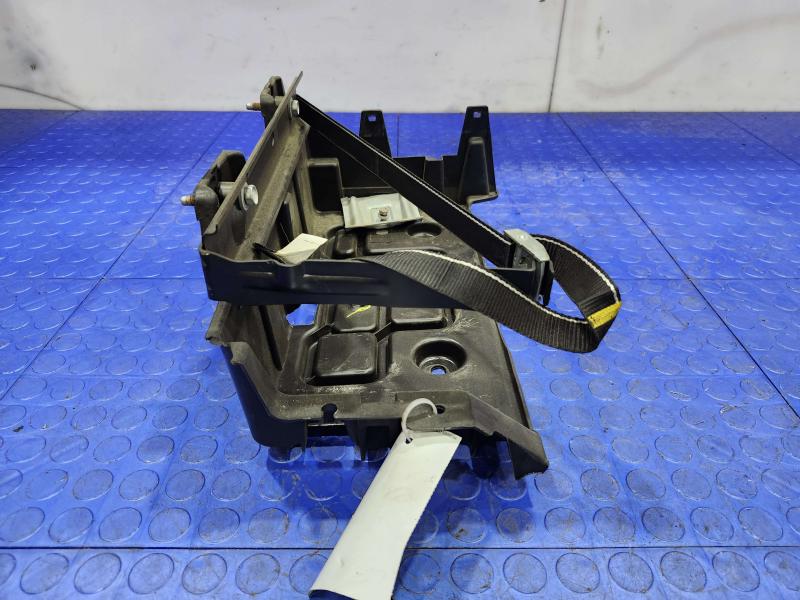 2013 Chrysler 300 Battery Tray