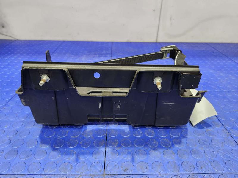 2013 Chrysler 300 Battery Tray