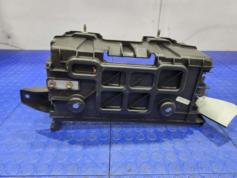 2013 Chrysler 300 Battery Tray