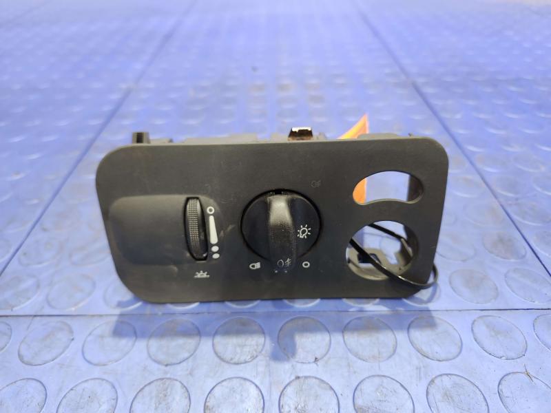 2007 Dodge Grand Caravan Headlight Switch (Dash Mtd)