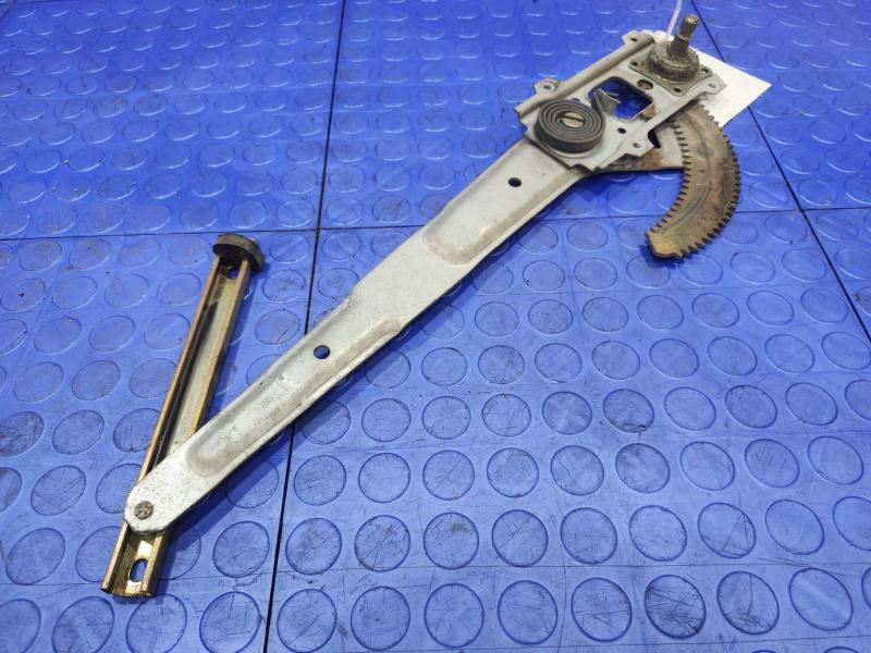 1992 Isuzu NPR Front Door Regulator