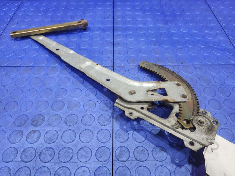 1992 Isuzu NPR Front Door Regulator