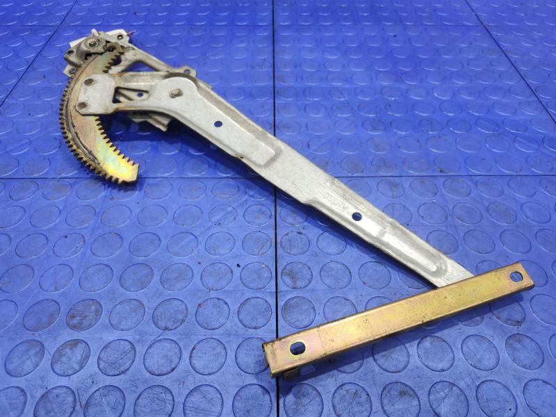 1992 Isuzu NPR Front Door Regulator