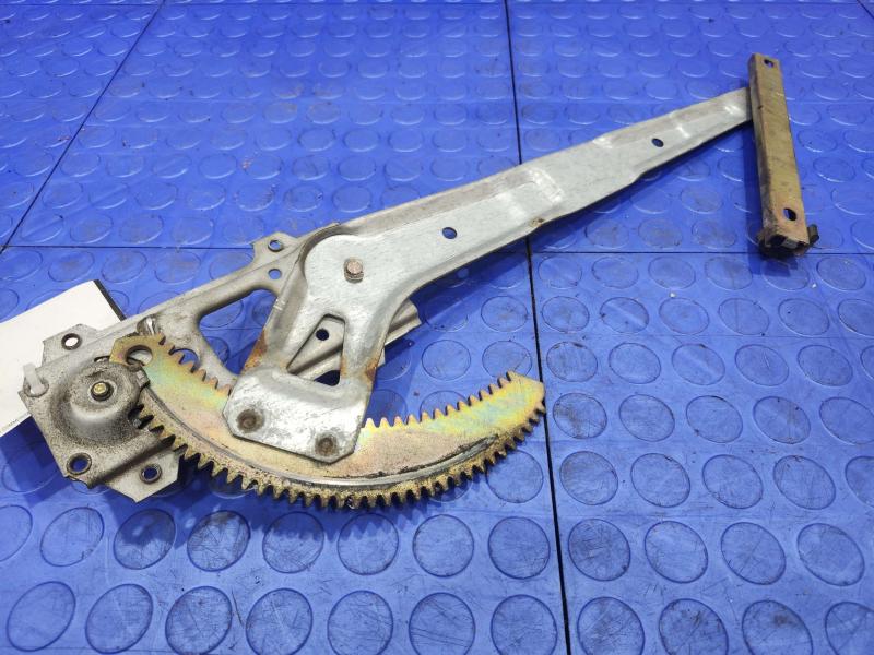 1992 Isuzu NPR Front Door Regulator