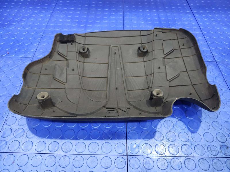 2011 Kia Sorento Engine Cover