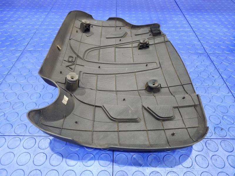 2011 Kia Sorento Engine Cover