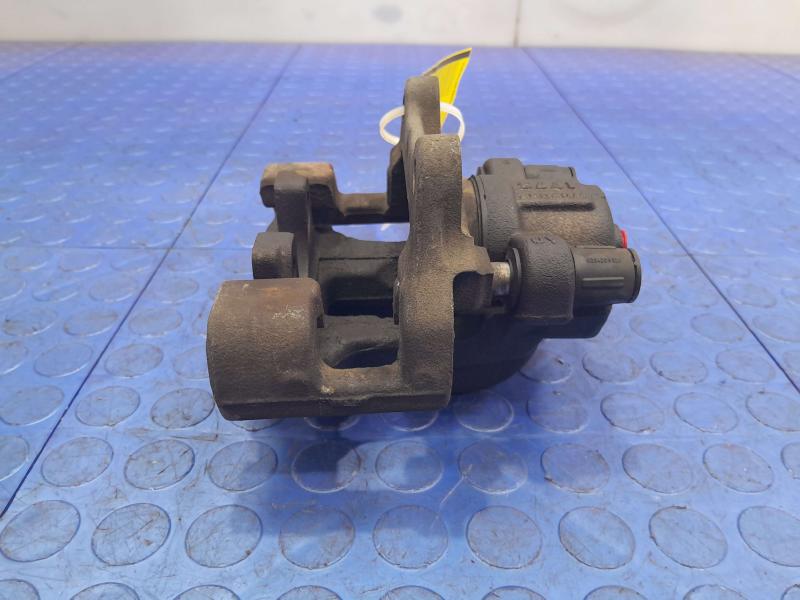 2015 BMW 328i Caliper