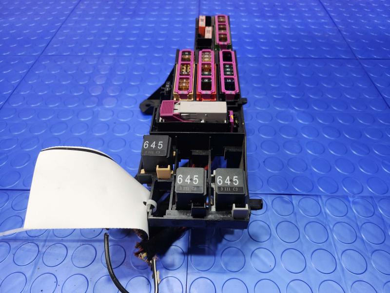 2014 Audi A7 Cabin Fuse Box
