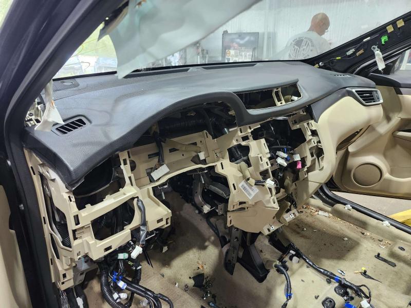 2015 Nissan Rogue Dash Panel