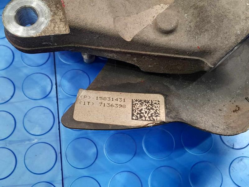 2007 Pontiac Solstice Rear Knuckle/Stub Axle