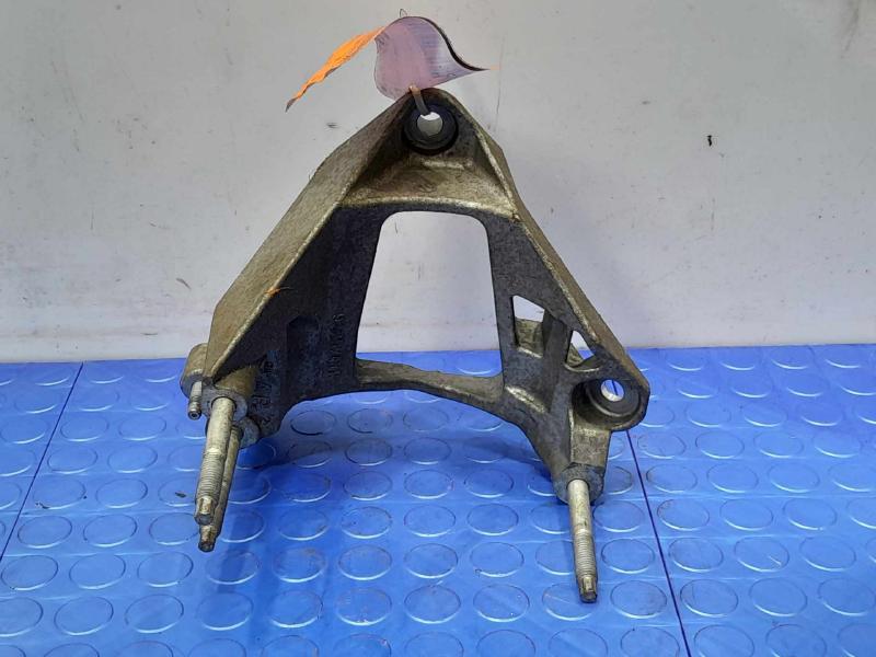 2014 Chevrolet Caprice Alternator Bracket