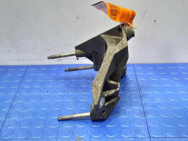 2014 Chevrolet Caprice Alternator Bracket