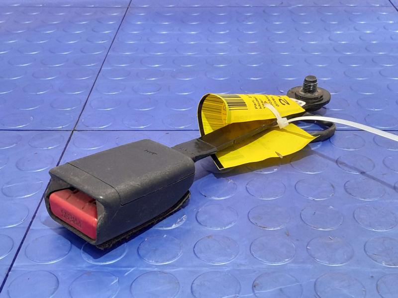 2019 Nissan Titan Front Seat Belt