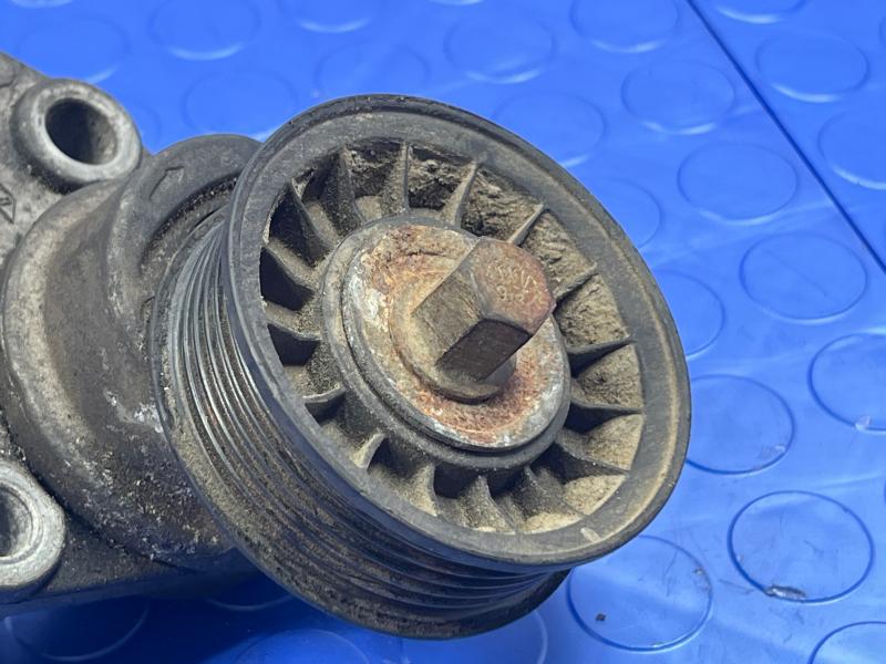 2003 Chevrolet Silverado 2500 Engine Belt Tensioner