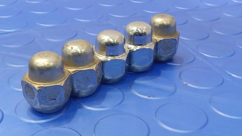 2017 Kia Sorento Lug Nuts