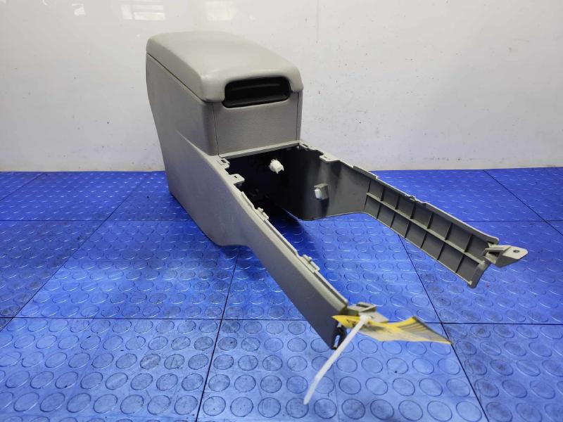 2015 Toyota Camry Front Console