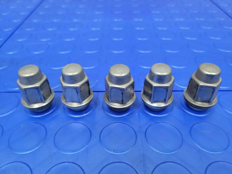 2020 Chevrolet Trax Lug Nuts