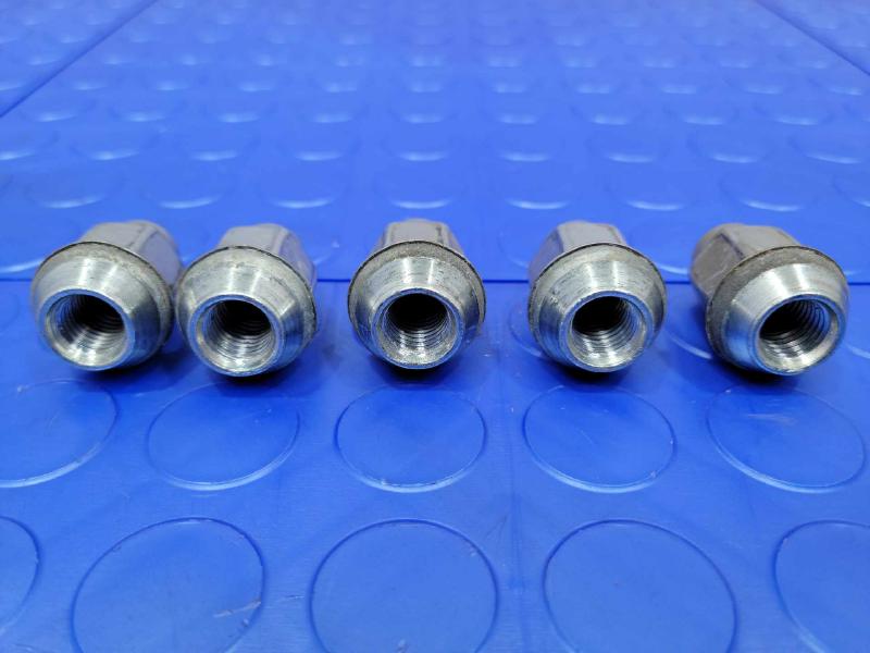 2020 Chevrolet Trax Lug Nuts