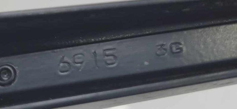 2005 - 2010 Jeep Grand Cherokee Windshield Wiper Arm RH Passenger Side OEM 5143534AA