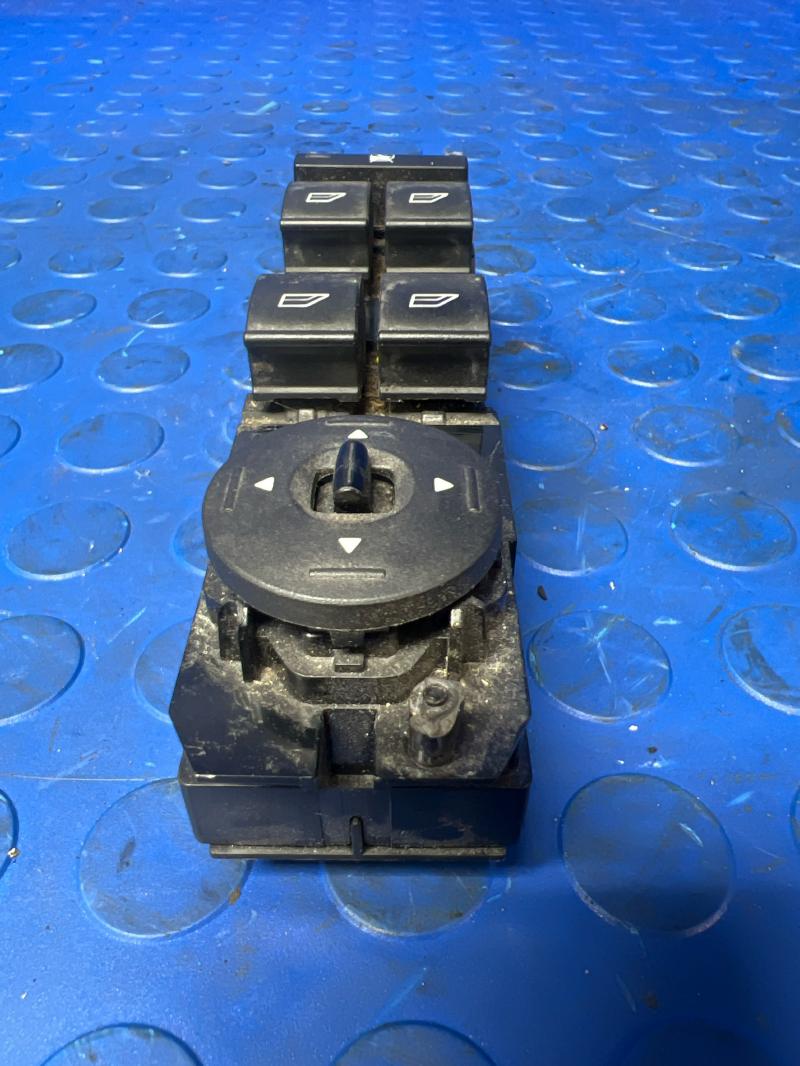 2013 Ford Escape Door Switch Front