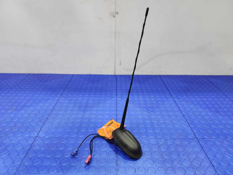 2014 MINI Cooper Countryman Antenna