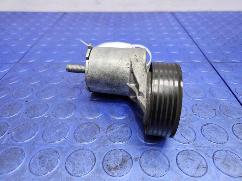 2013 Volkswagen Beetle Engine Belt Tensioner