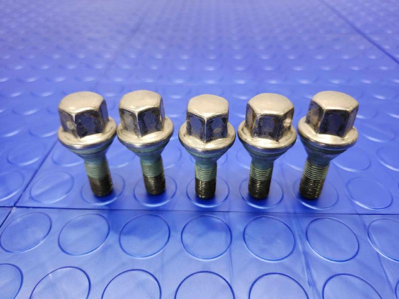 2020 Jeep Compass Lug Nuts
