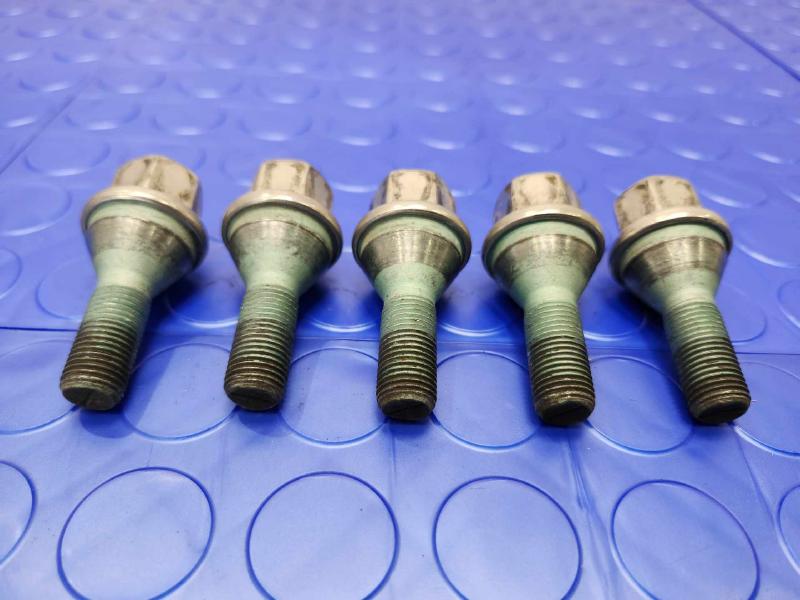 2020 Jeep Compass Lug Nuts