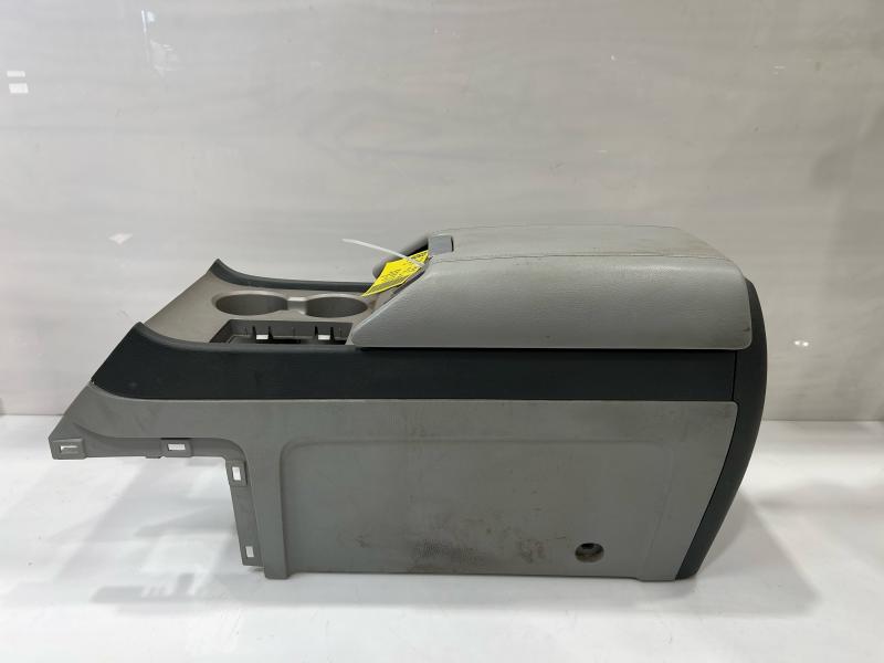 2004 Lincoln Navigator Front Console