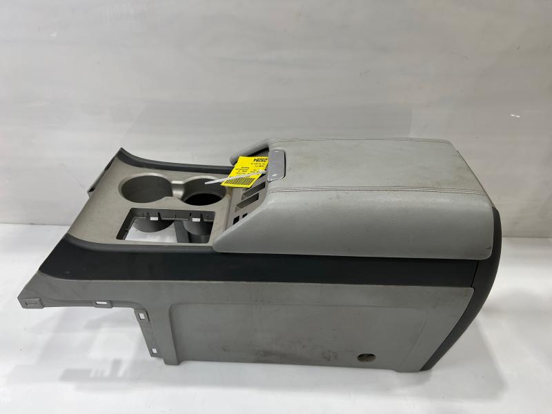 2004 Lincoln Navigator Front Console
