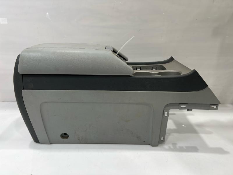 2004 Lincoln Navigator Front Console