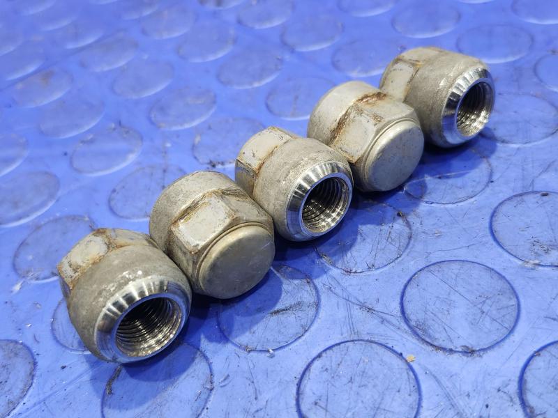 2011 Honda Pilot Lug Nuts