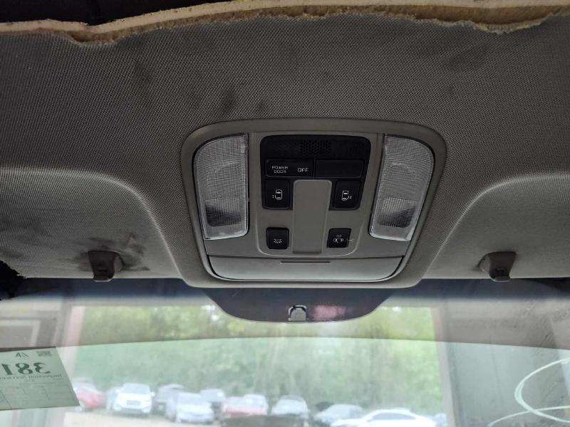 2017 Kia Sedona Front Console