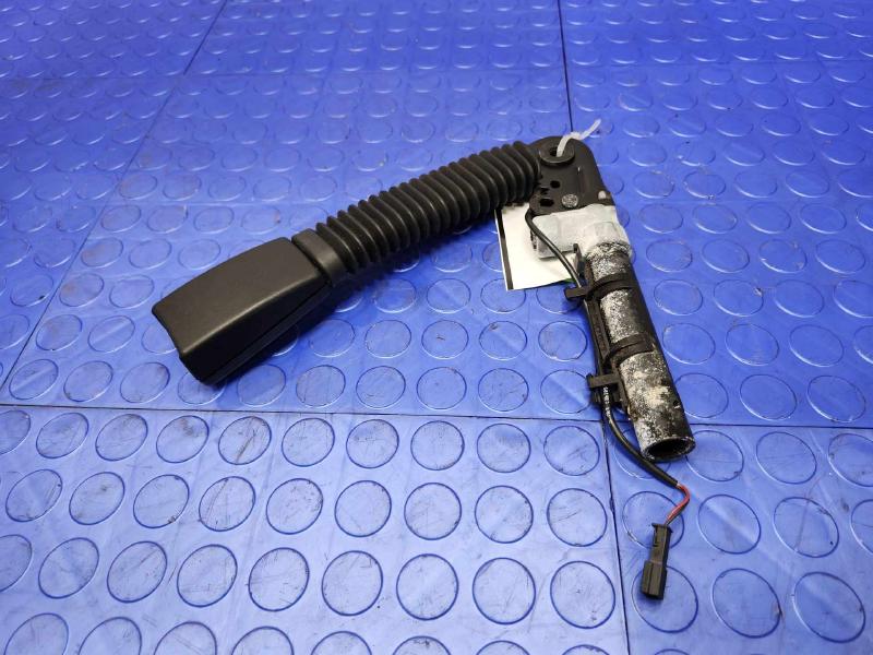 2011 BMW 535i Front Seat Belt