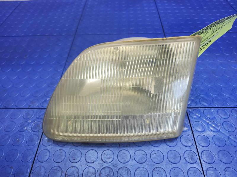 2002 Ford F-150 Headlamp Assembly