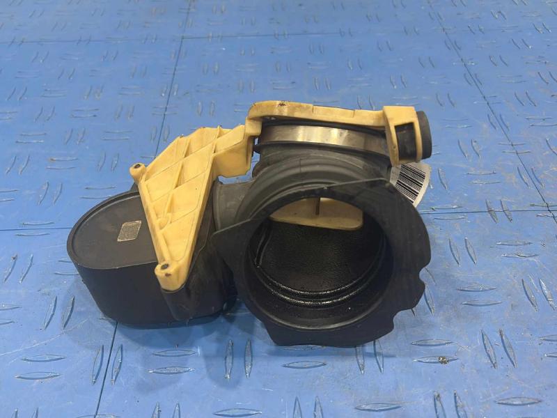 2013 Mercedes E-Class Air Intake Tube/Resonator