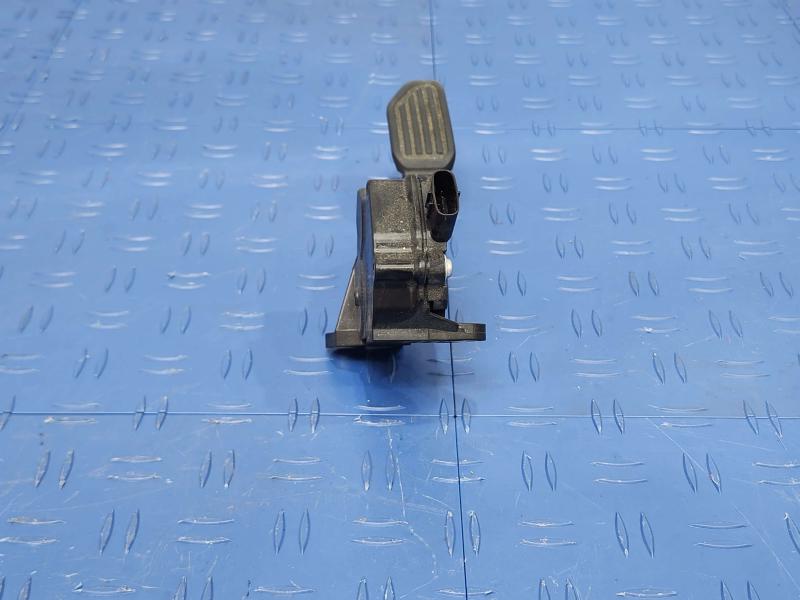 2013 Toyota Yaris Pedal Assembly