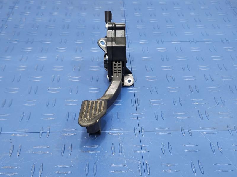 2013 Toyota Yaris Pedal Assembly