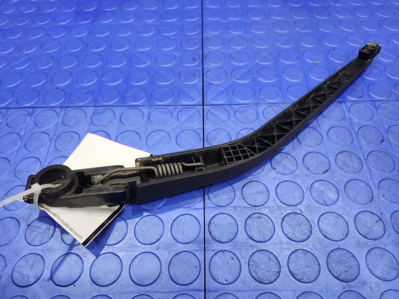 2010 Toyota Prius Wiper Arm