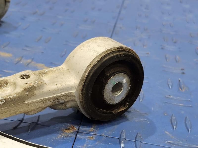 2010 Mercedes ML-Class Upper Control Arm Front