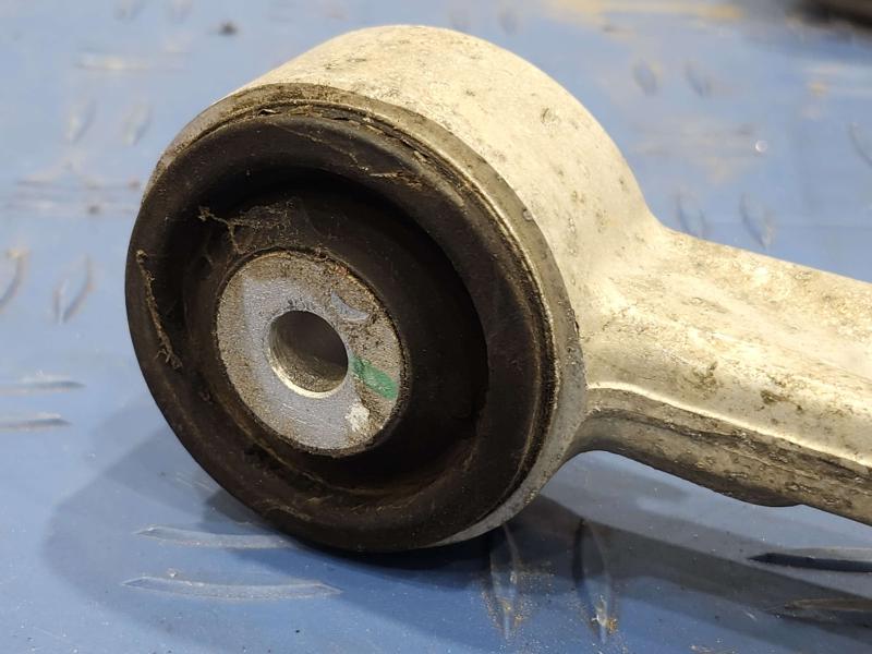 2010 Mercedes ML-Class Upper Control Arm Front