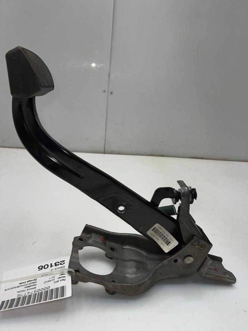 2016 - 2018 Kia Sorento Brake Pedal Assembly OEM 32800C6110