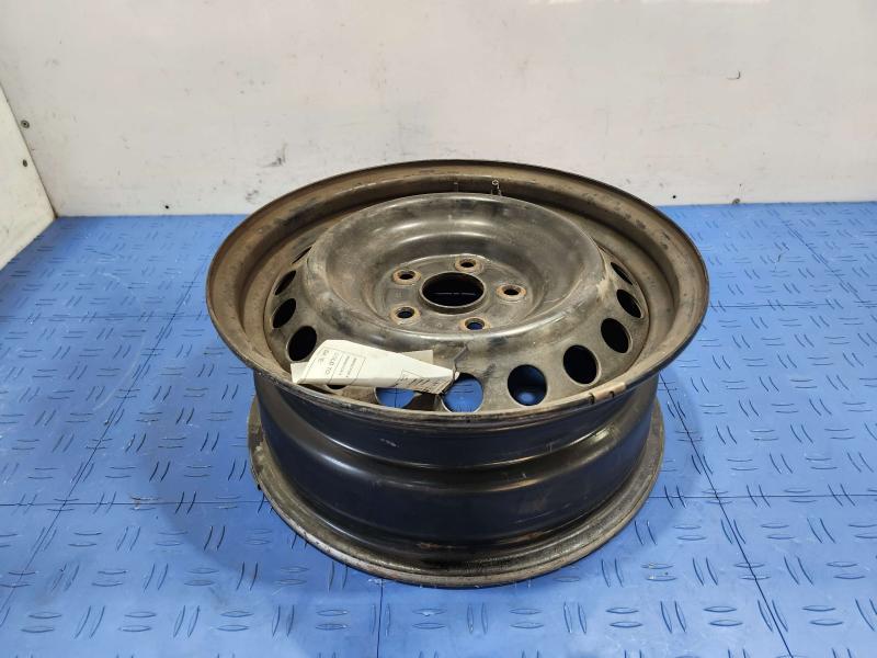 2013 Toyota Camry Wheel